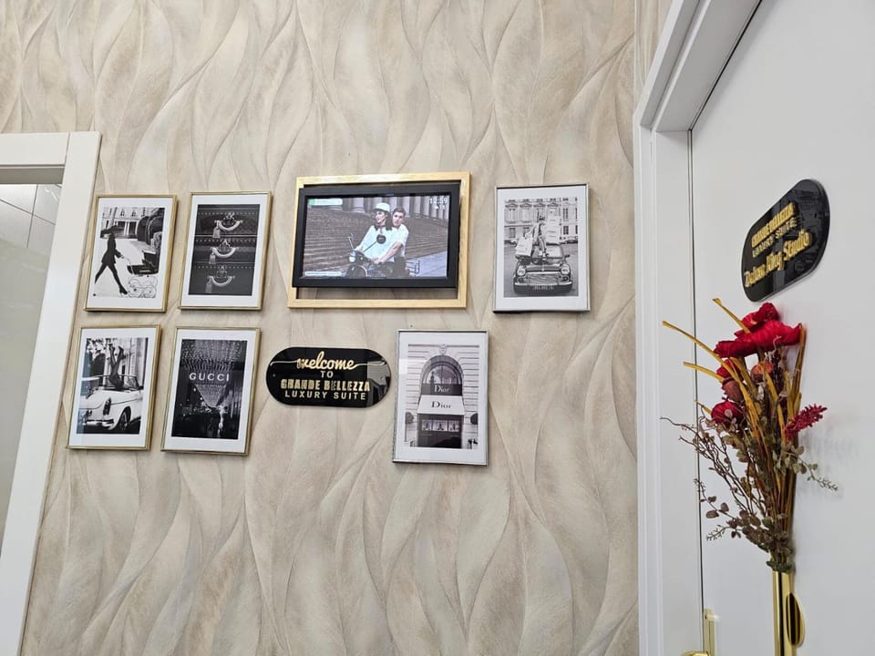 Communal lounge/ TV room, Communal kitchen