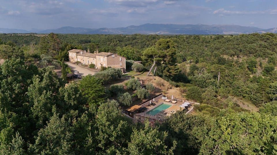 Property building, Bird's eye view, Garden