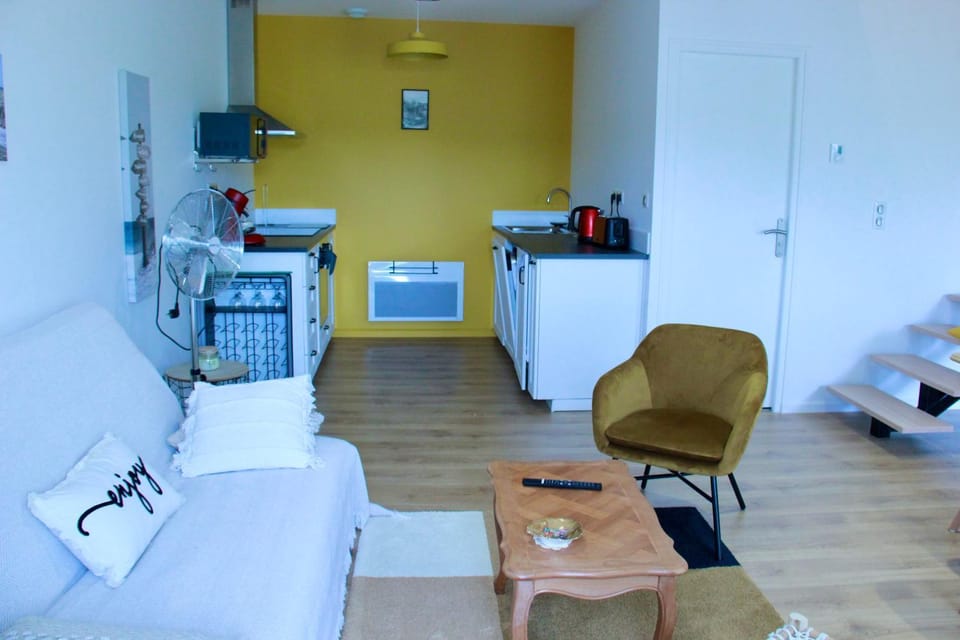 Kitchen or kitchenette, kitchen