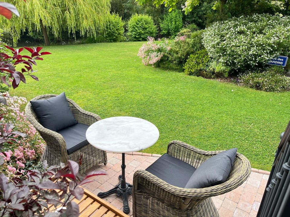 Patio, Natural landscape, Garden, Garden view