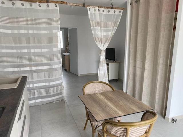 Studio 1 proche bord de mer 5 mn à pied Apartment in Nouvelle-Aquitaine
