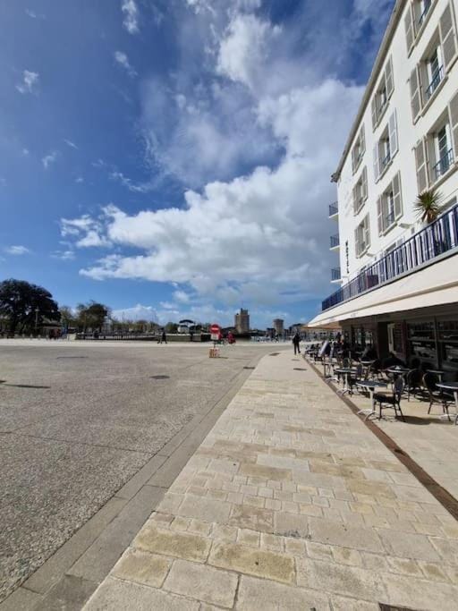 Exceptionnel Vieux Port 65m2 4-6 pers, wifi, patio Apartment in La Rochelle