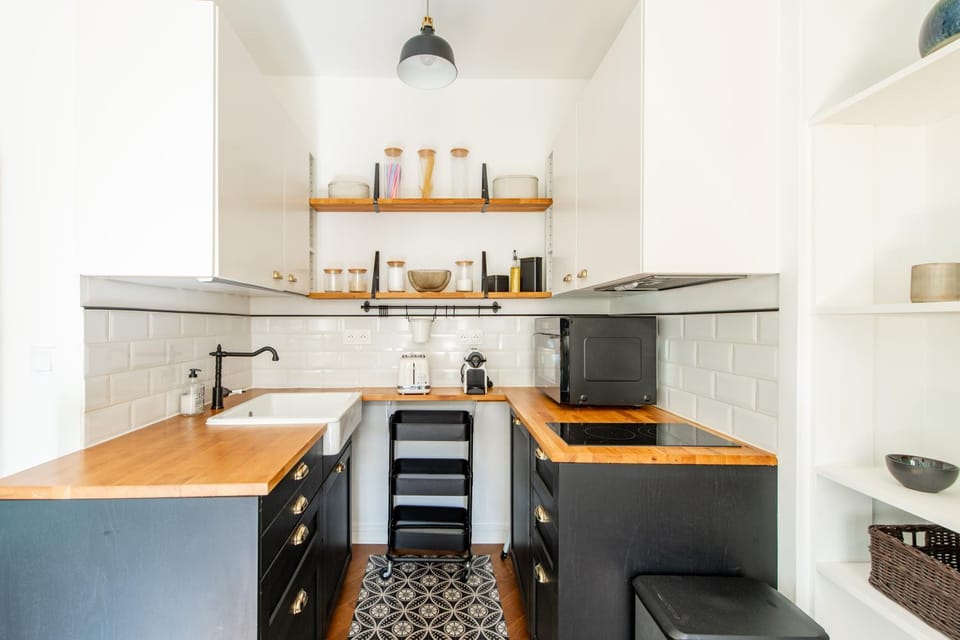 Kitchen or kitchenette
