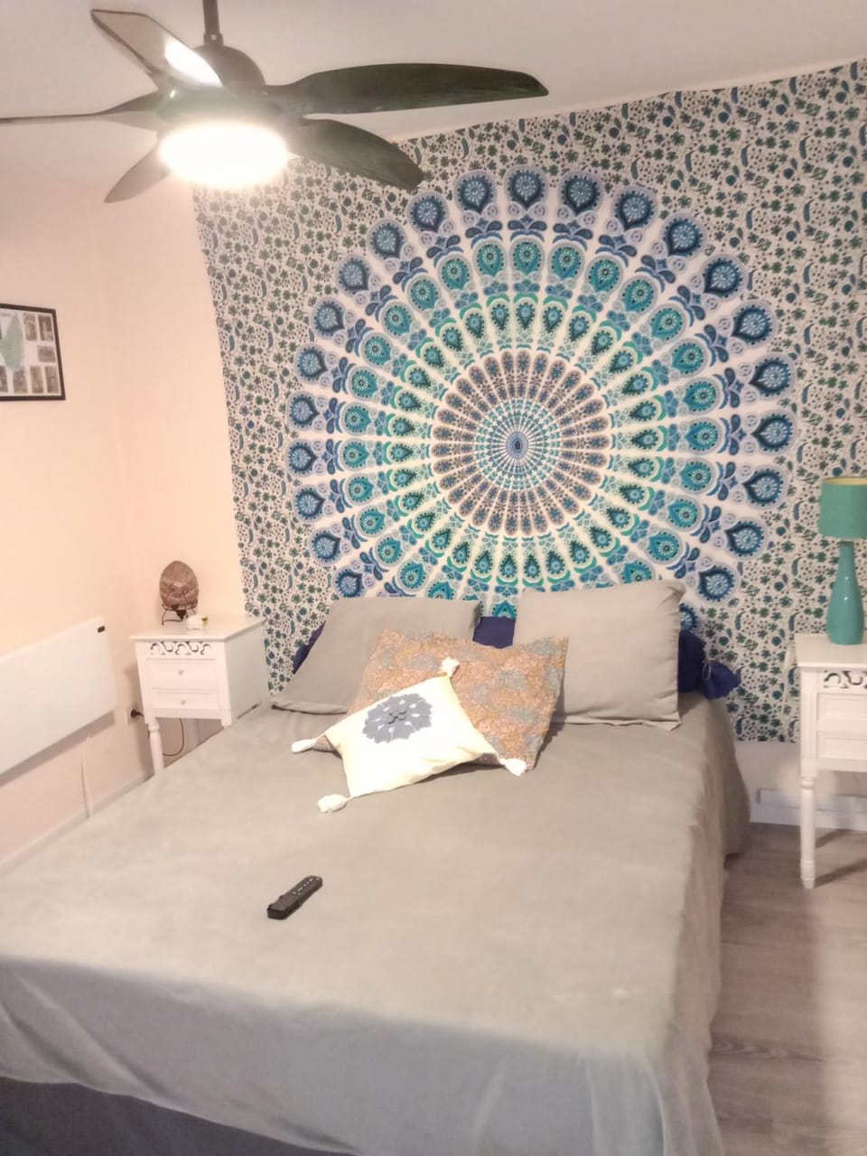 chambre d'hôtes 25 M2 privé , parking, jardin, piscine, spa, barbecue Ruoms 2 Bed and Breakfast in Provence