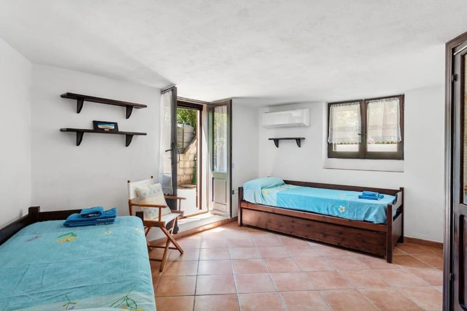 Monique's House -300 meters to the beach- Villa in Pittulongu