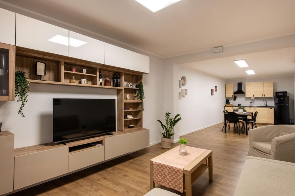 Communal lounge/ TV room, Living room