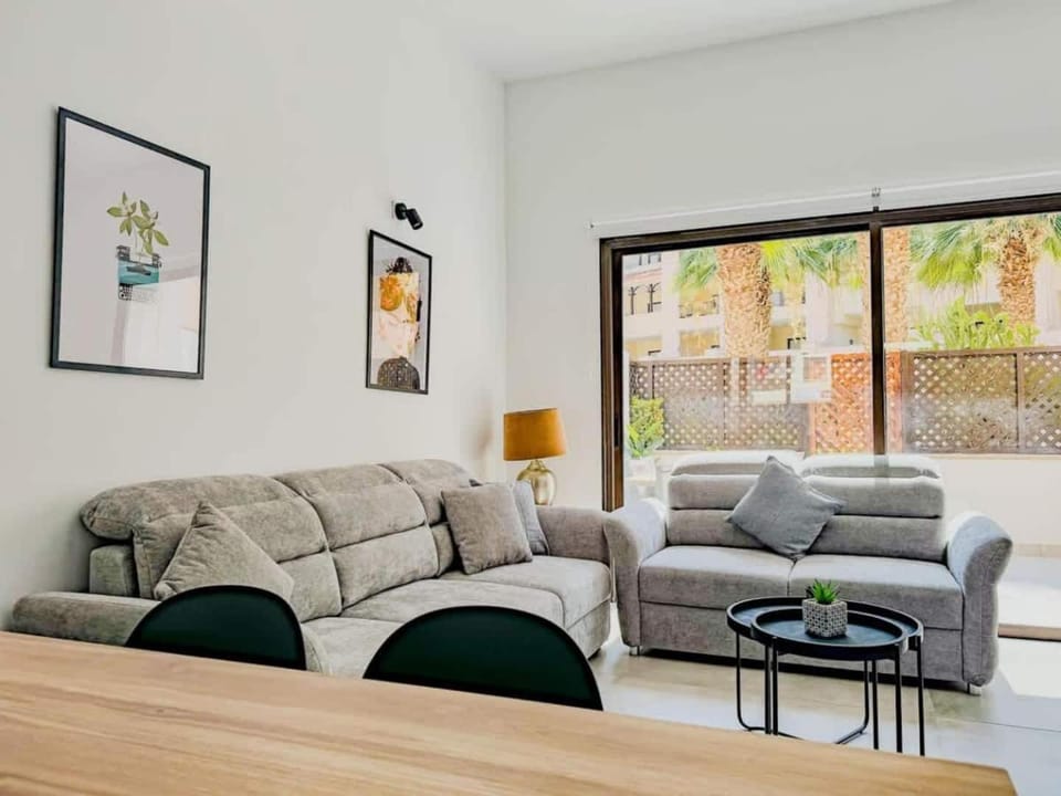 Queens Gardens Paradise VIP, Pool, Mall, Sea Apartment in Paphos