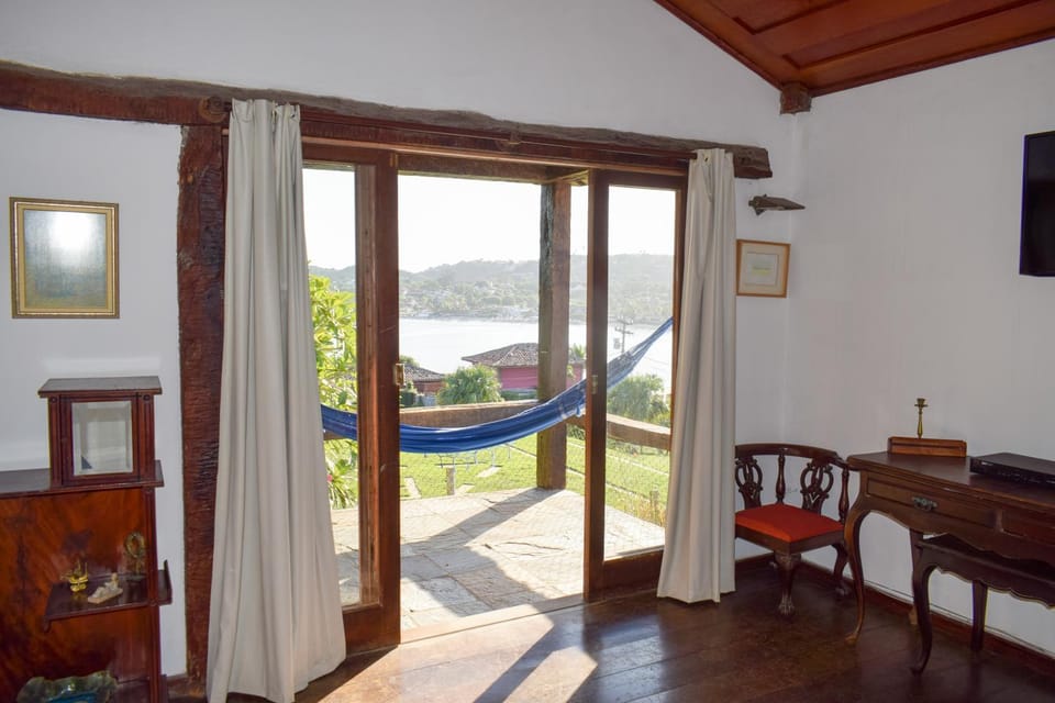 Suite em Búzios na Praia da Ferradura Bed and Breakfast in Armacao dos Buzios
