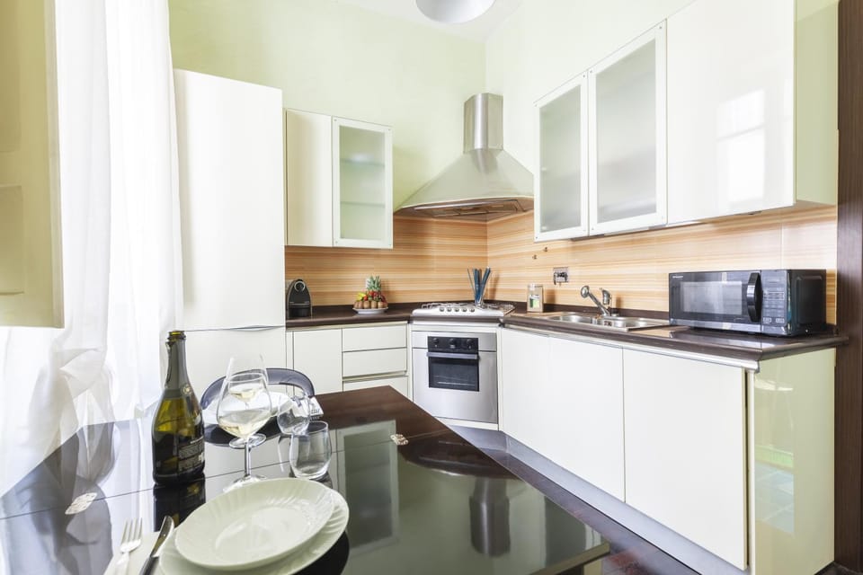 Kitchen or kitchenette, Dining area, dishwasher, oven, stove