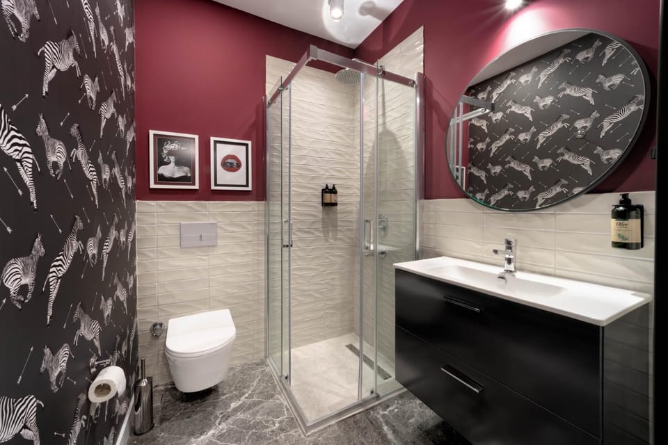 Shower, Toilet, Bathroom, Bath