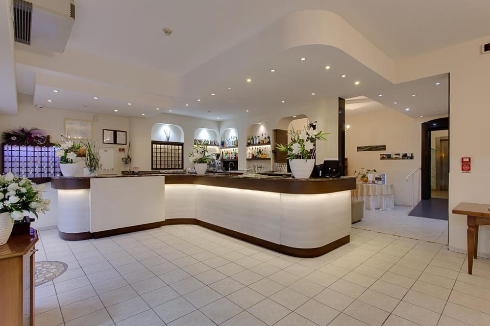 Lobby or reception, Lounge or bar