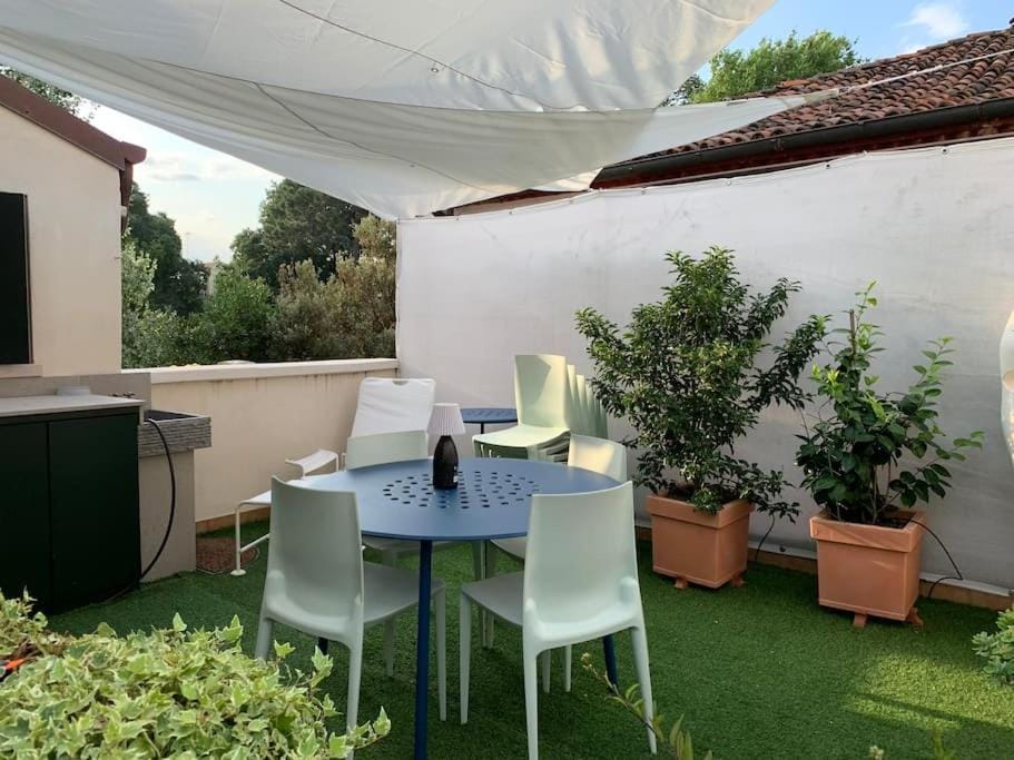 Balcony/Terrace, Dining area, Garden view