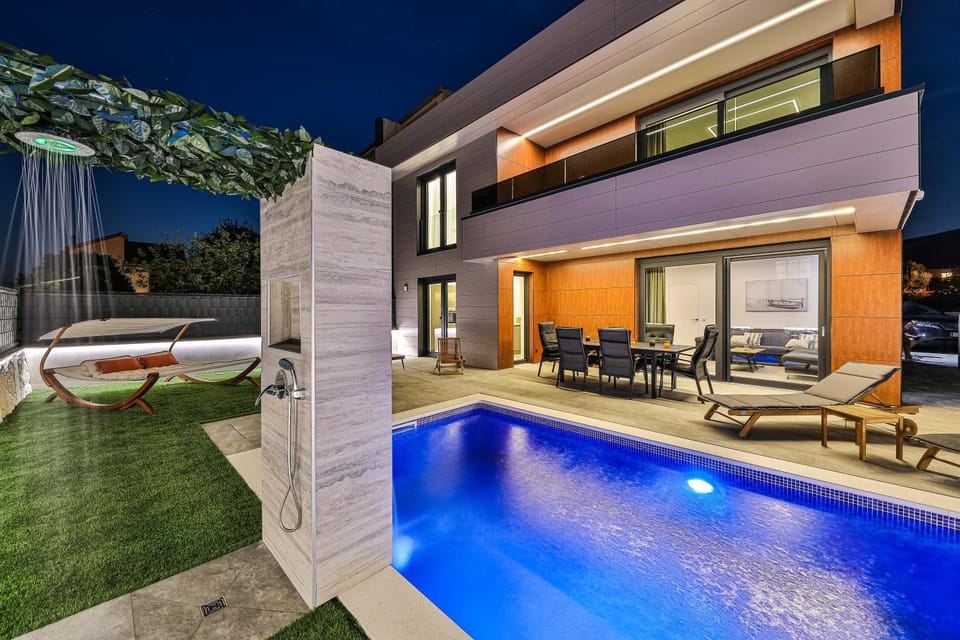 Property building, Night, Garden, Seating area, Garden view, Pool view, Swimming pool, sunbed