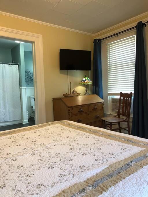Bed, TV and multimedia