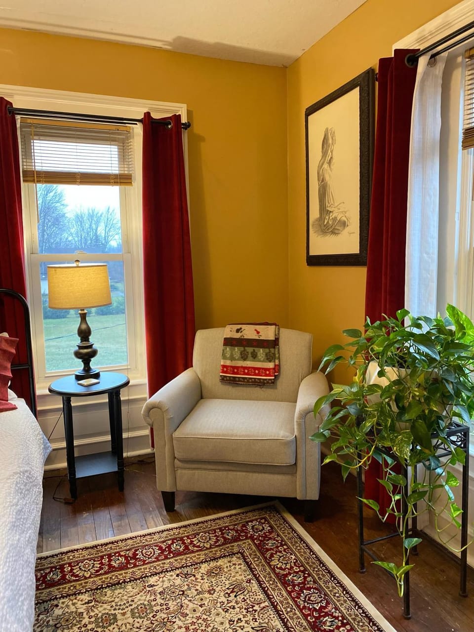 Seating area, Bedroom