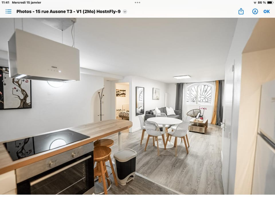 Kitchen or kitchenette, Living room, Seating area, Dining area