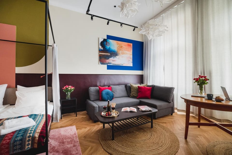 Bed, TV and multimedia, Living room, Photo of the whole room, Seating area