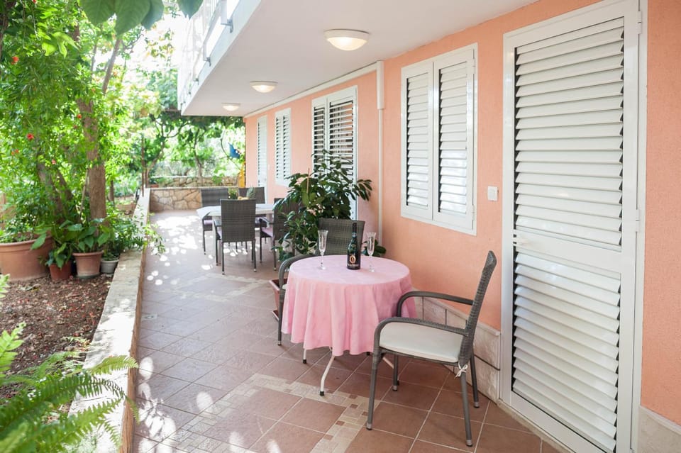 Apartments Majić 2 Apartment in Hvar
