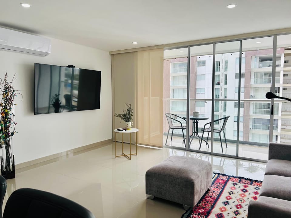 Apartamento Nuevo en el mejor club house de Neiva, a 5 minutos del aeropuerto y centro comercial Apartment in Neiva