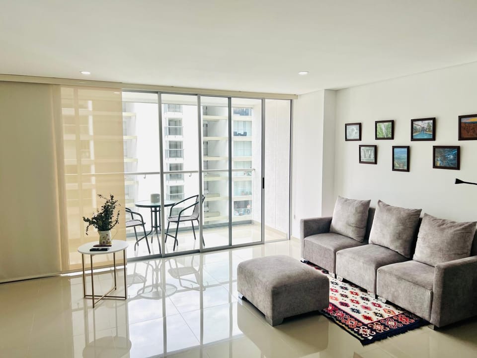 Apartamento Nuevo en el mejor club house de Neiva, a 5 minutos del aeropuerto y centro comercial Apartment in Neiva