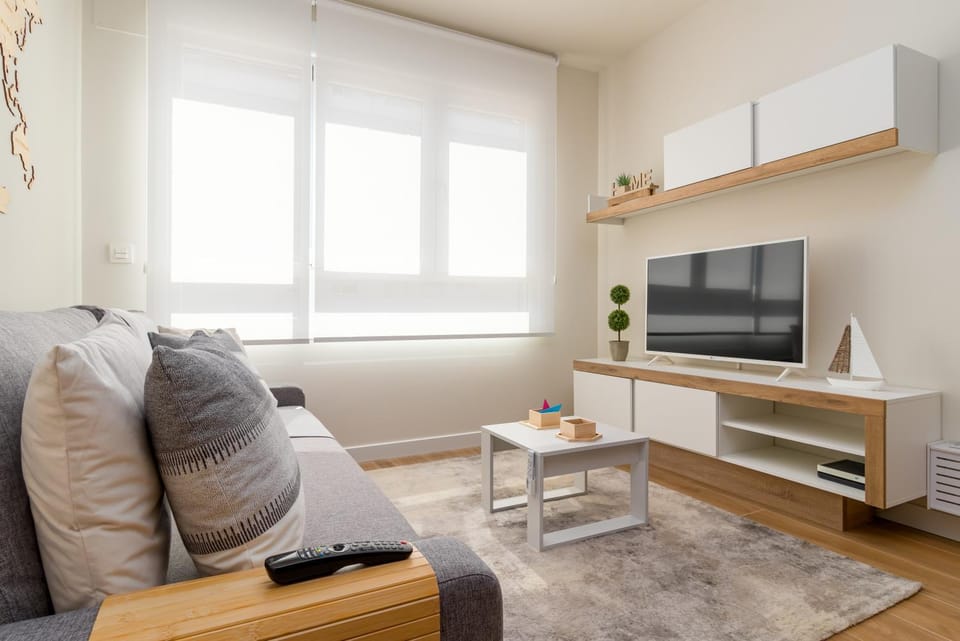 TV and multimedia, Living room, Evening entertainment