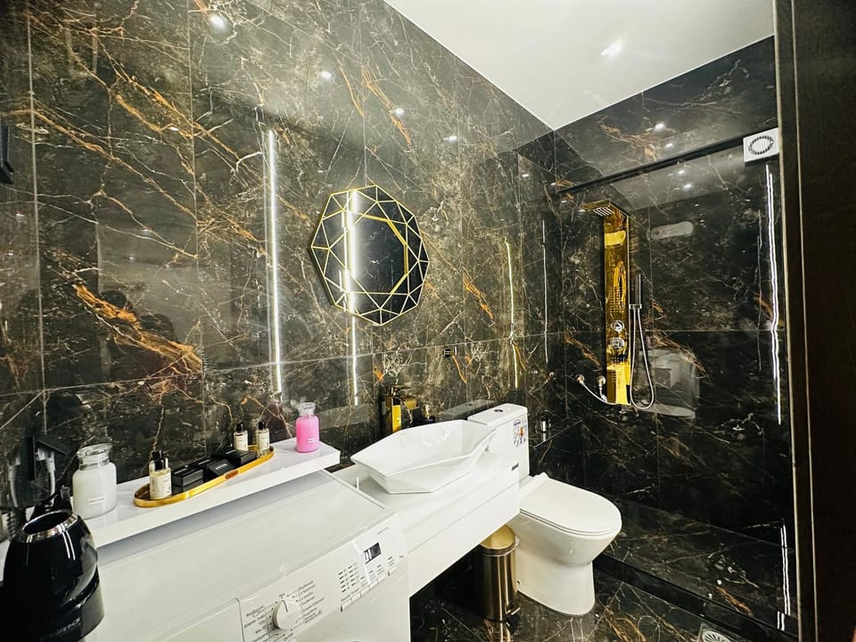 Shower, Toilet, Bathroom