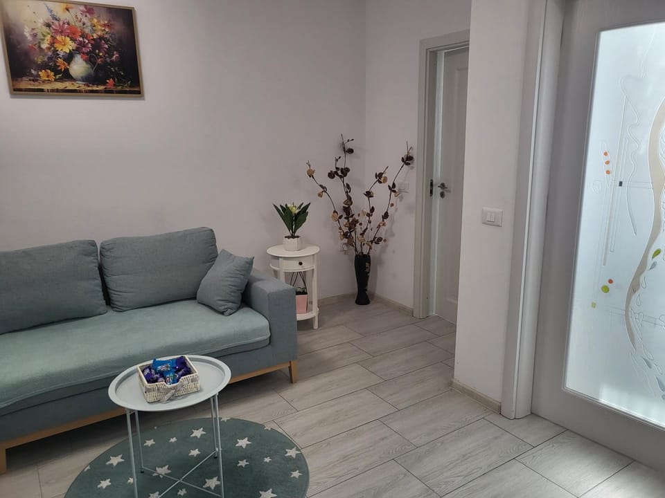 Apartament Alex, Dem Rădulescu Apartment in Romania