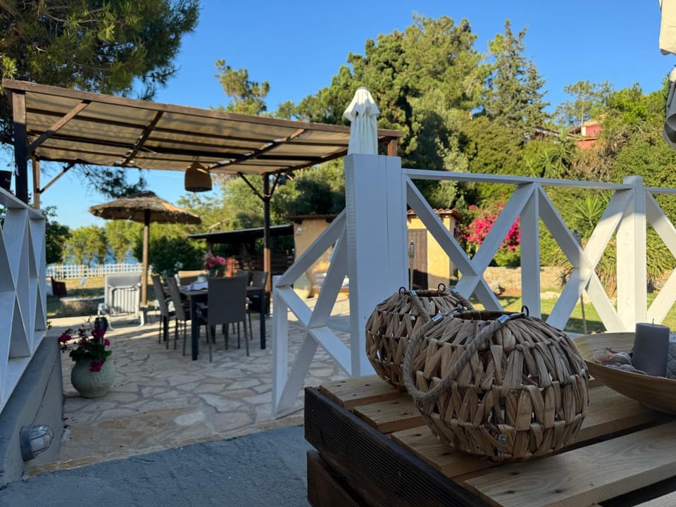 Patio, BBQ facilities