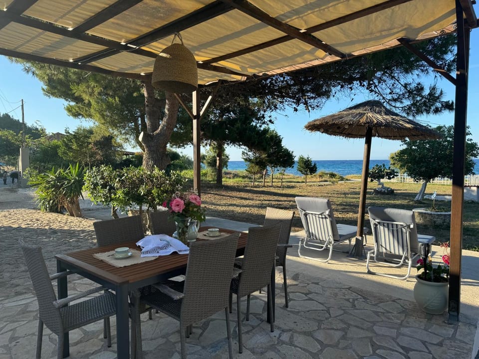 Patio, Natural landscape, Garden, Garden, Dining area, Garden view, Sea view