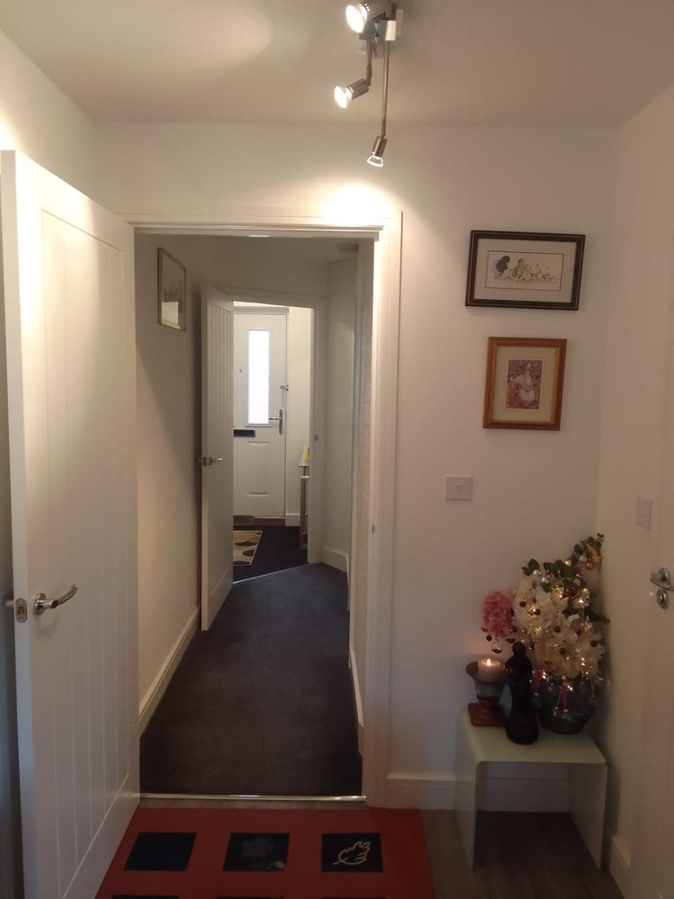 4 Bedroom Executive detached house, sleep 10, Garden, Ideal for Contractors, family and group, by home away at Ideal home & cottage Apartment in Walsall