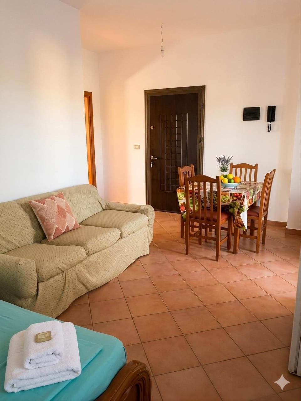 Dining area, kitchen