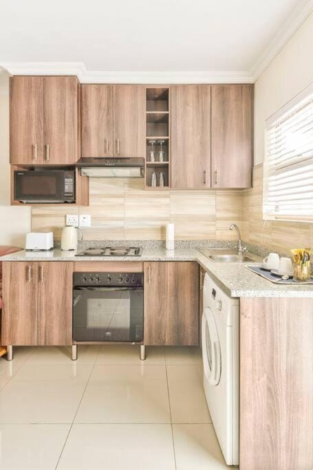 Goodwood Oasis Free WiFi-Parking 2 Apartment in Cape Town