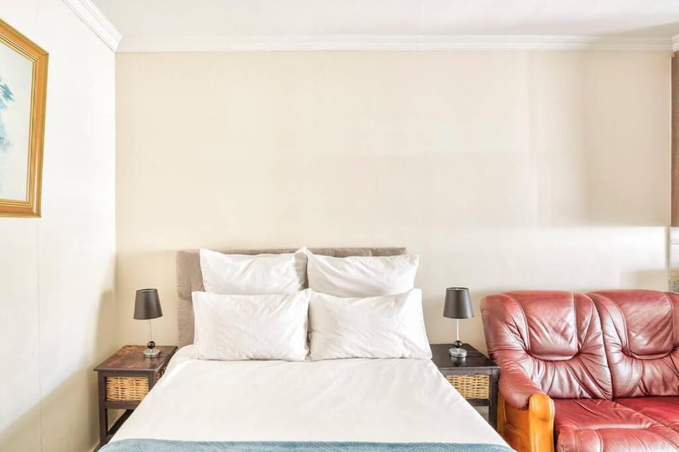 Goodwood Oasis Free WiFi-Parking 2 Apartment in Cape Town