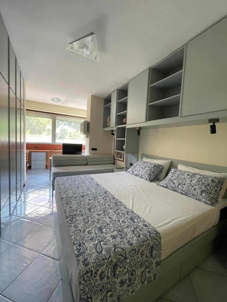 Bed, Photo of the whole room, Bedroom, wardrobe