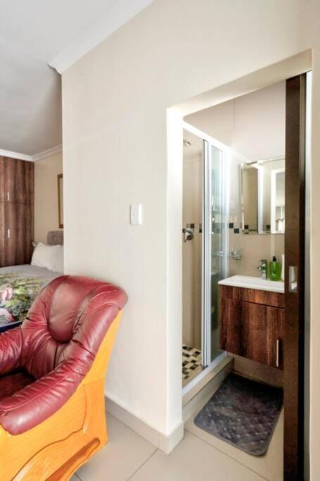 Goodwood Oasis FreeWiFi-Parking 1 Apartment in Cape Town