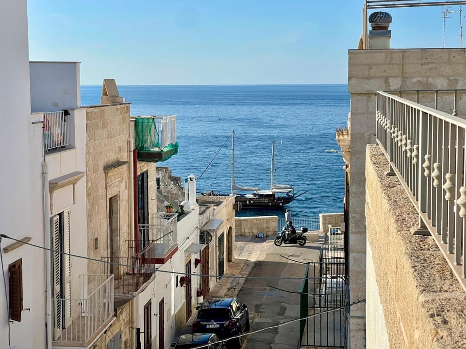 Property building, View (from property/room), Balcony/Terrace, Sea view