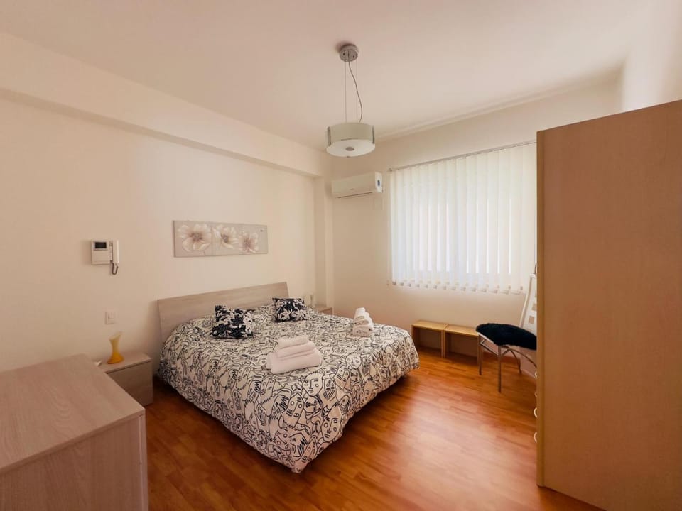 Bedroom, air conditioner