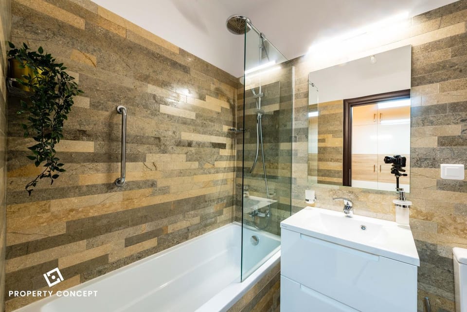 Shower, Bathroom, Bath