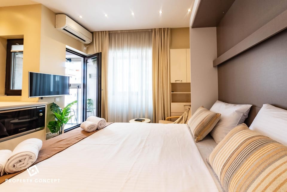 Bed, TV and multimedia, Bedroom, air conditioner