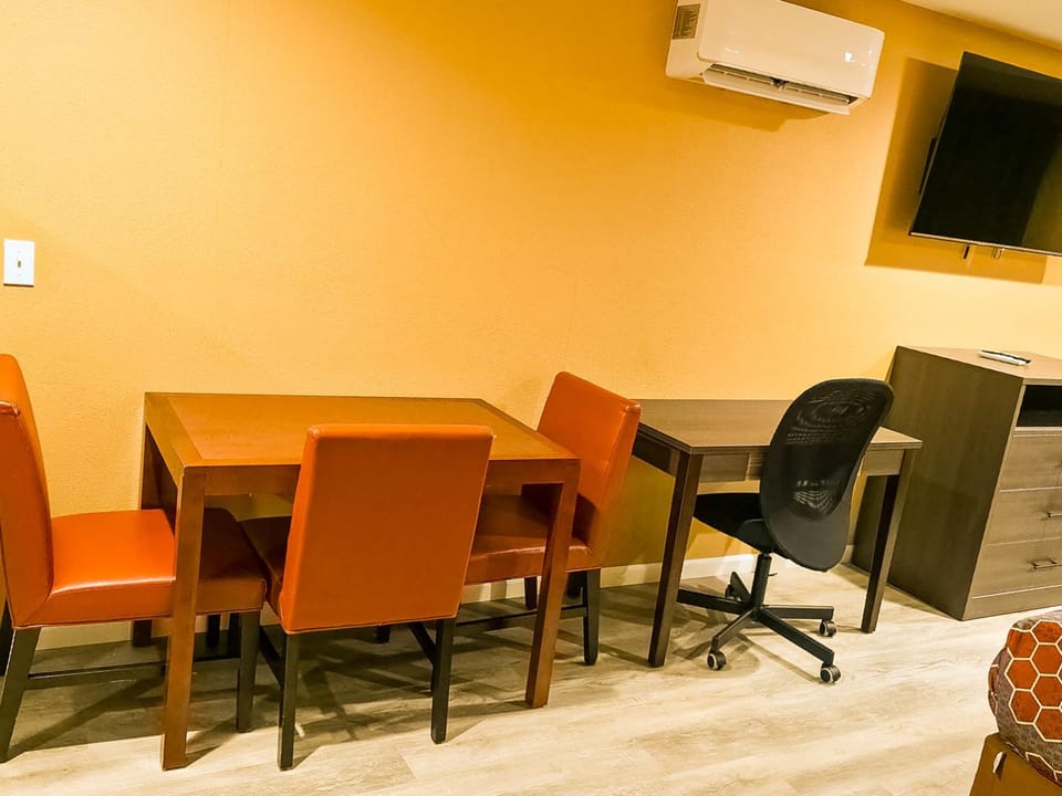 Far West Cabin-Tiny Homes Rental Cabin in Forks