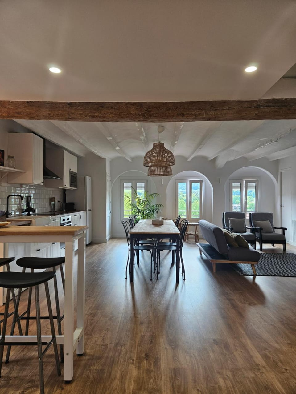 Kitchen or kitchenette, Living room, Dining area