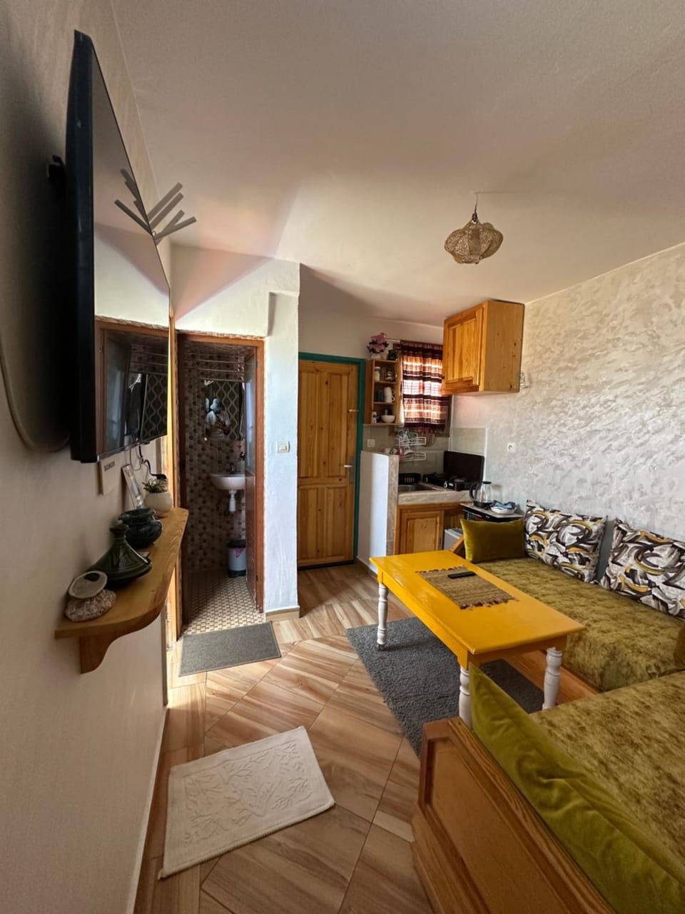 Communal lounge/ TV room, TV and multimedia, Kitchen or kitchenette, Living room, Seating area, Dining area, fireplace, minibar, oven