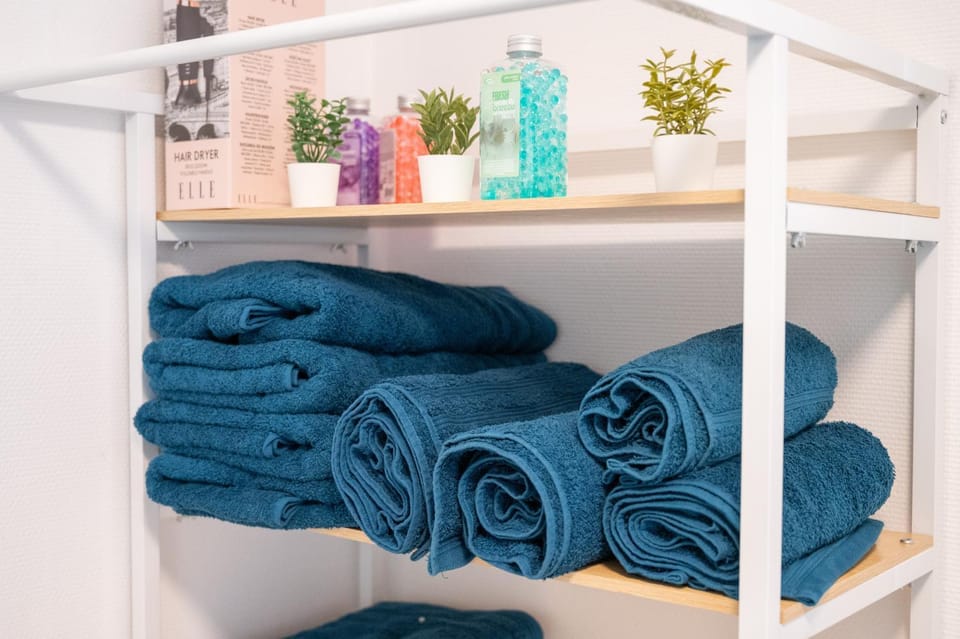 hair dryier, towels, washing machine, dryer