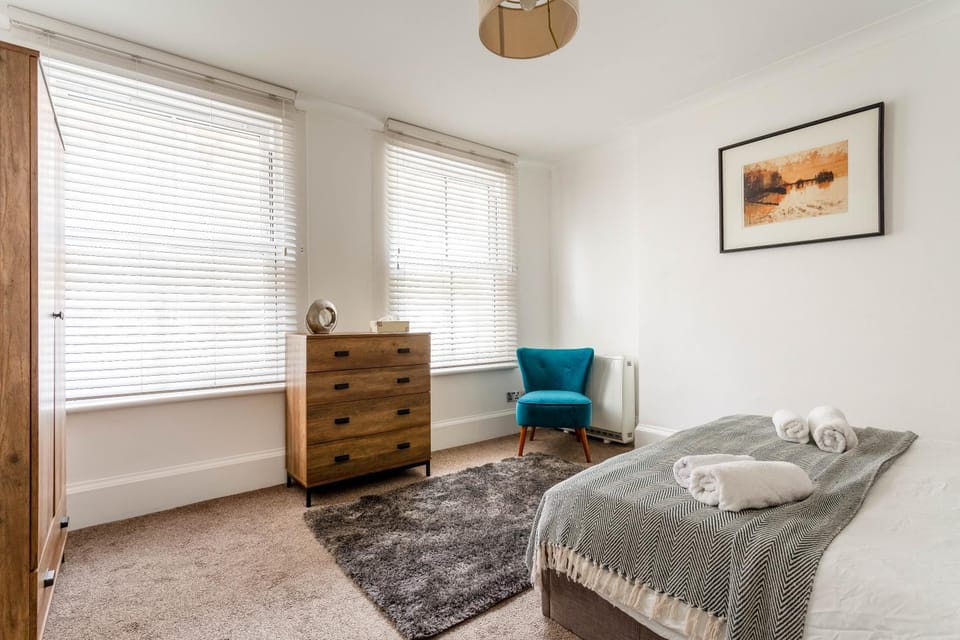 Seating area, Bedroom
