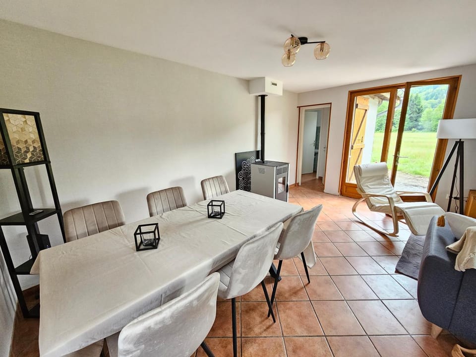 Living room, Dining area