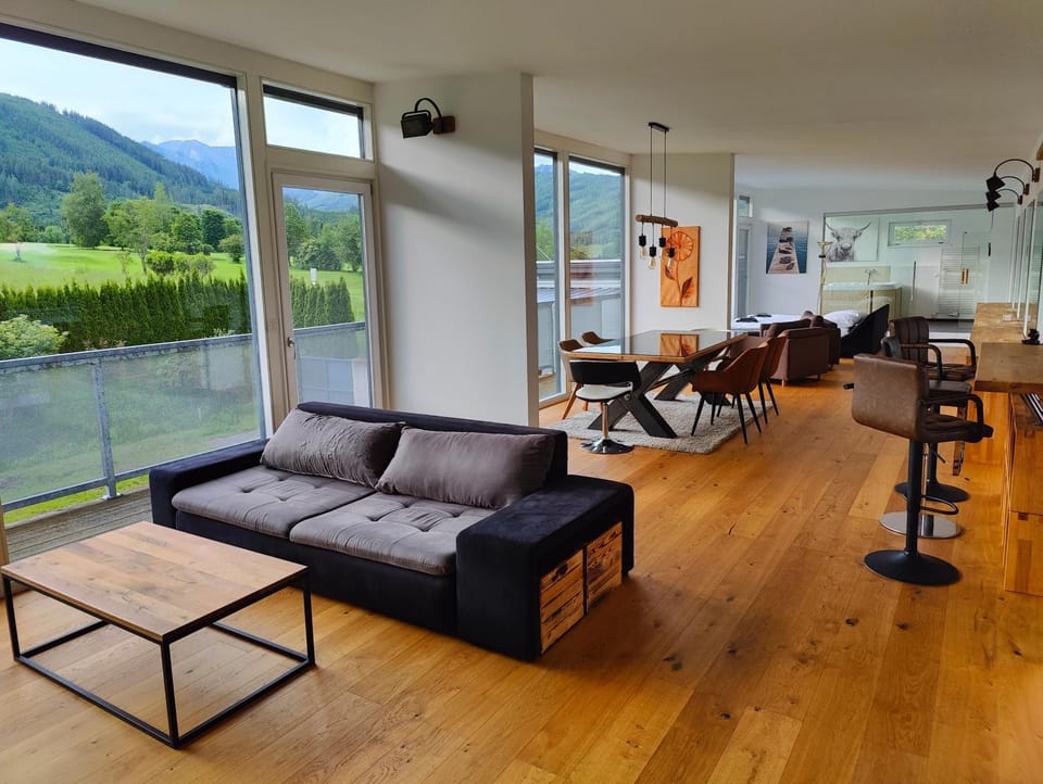 Penthouse am Golfplatz, Nähe RedBull Ring Apartment in Styria