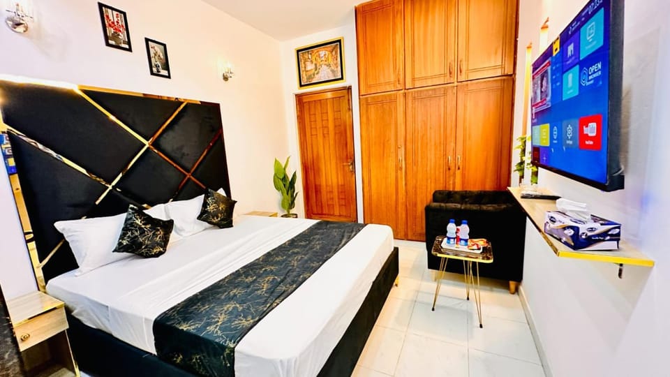 Lahore Guest House 4'9 Bed and Breakfast in Lahore