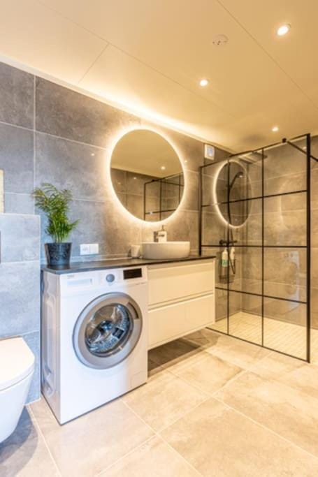 Shower, Bathroom, washing machine