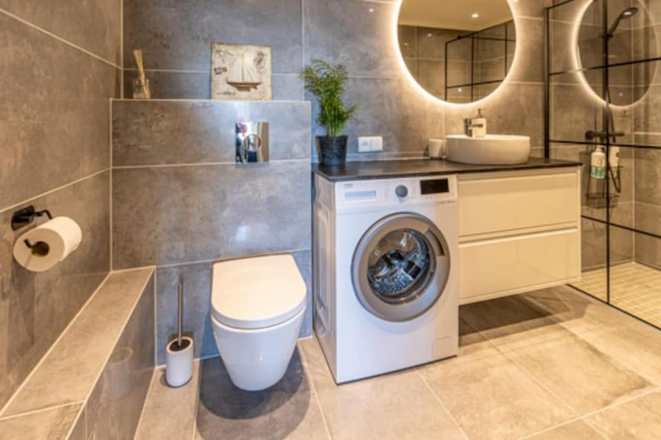 Shower, Toilet, Bathroom, washing machine, dryer