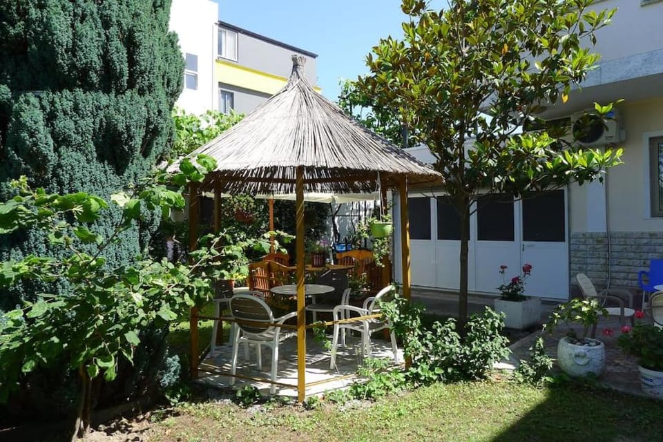 Summer House -Room for 5 people in 1st Floor - J House in Montenegro